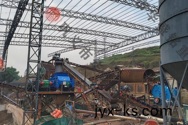 中煤山西华昱能源齿辊破碎机现场