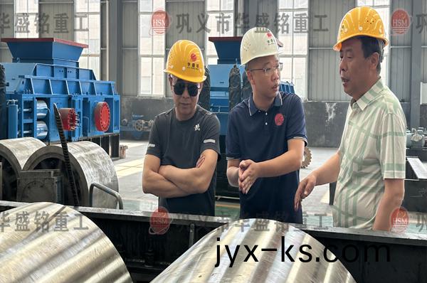 3 1212液压对辊破碎机