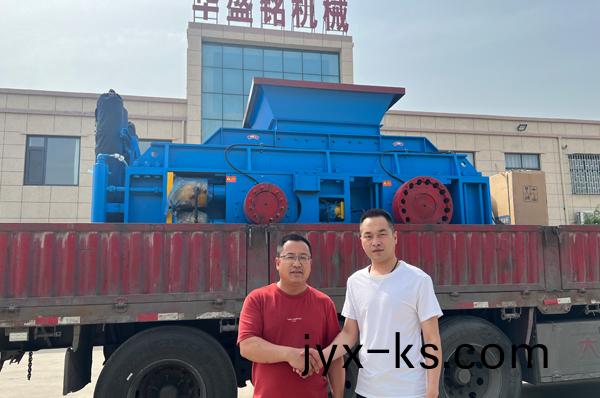 河南客户试机后决定投产液压对辊机