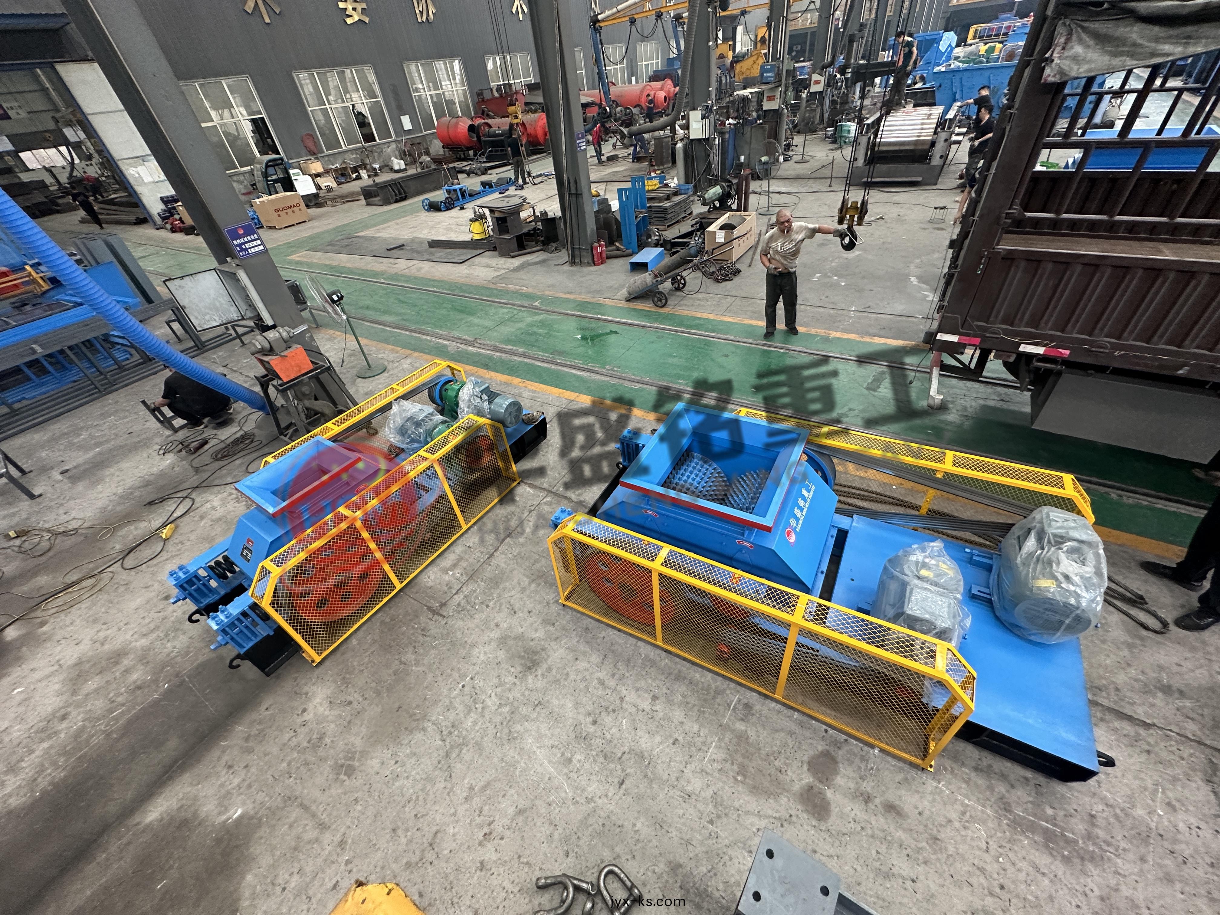 冶炼原料破碎机,硅石块辊式破碎机,锰矿石齿辊破碎机厂家,双齿辊破碎机型号报价