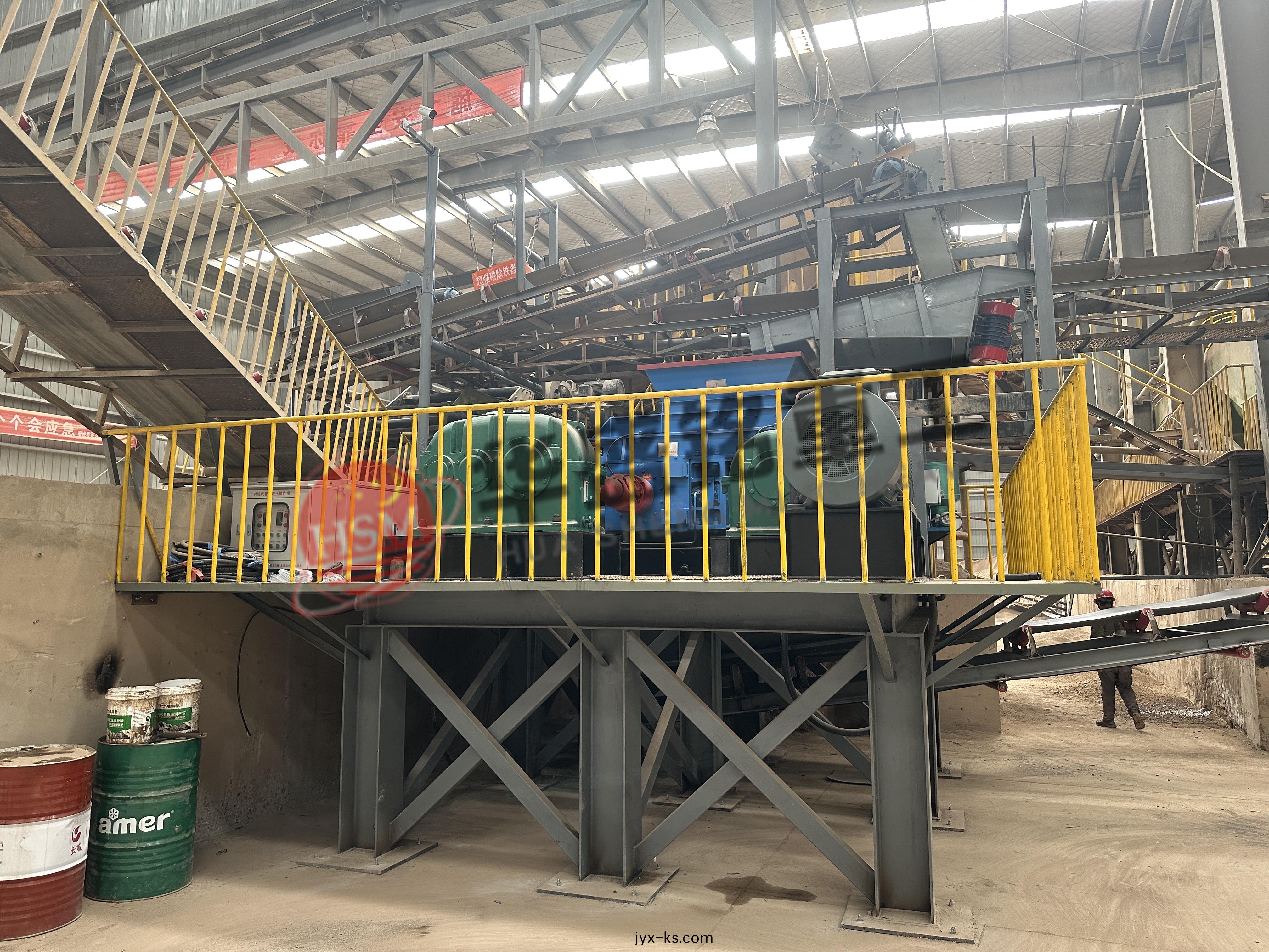 合金破碎机厂家,硅锰合金齿辊破价格,合金块双齿辊破碎机型号