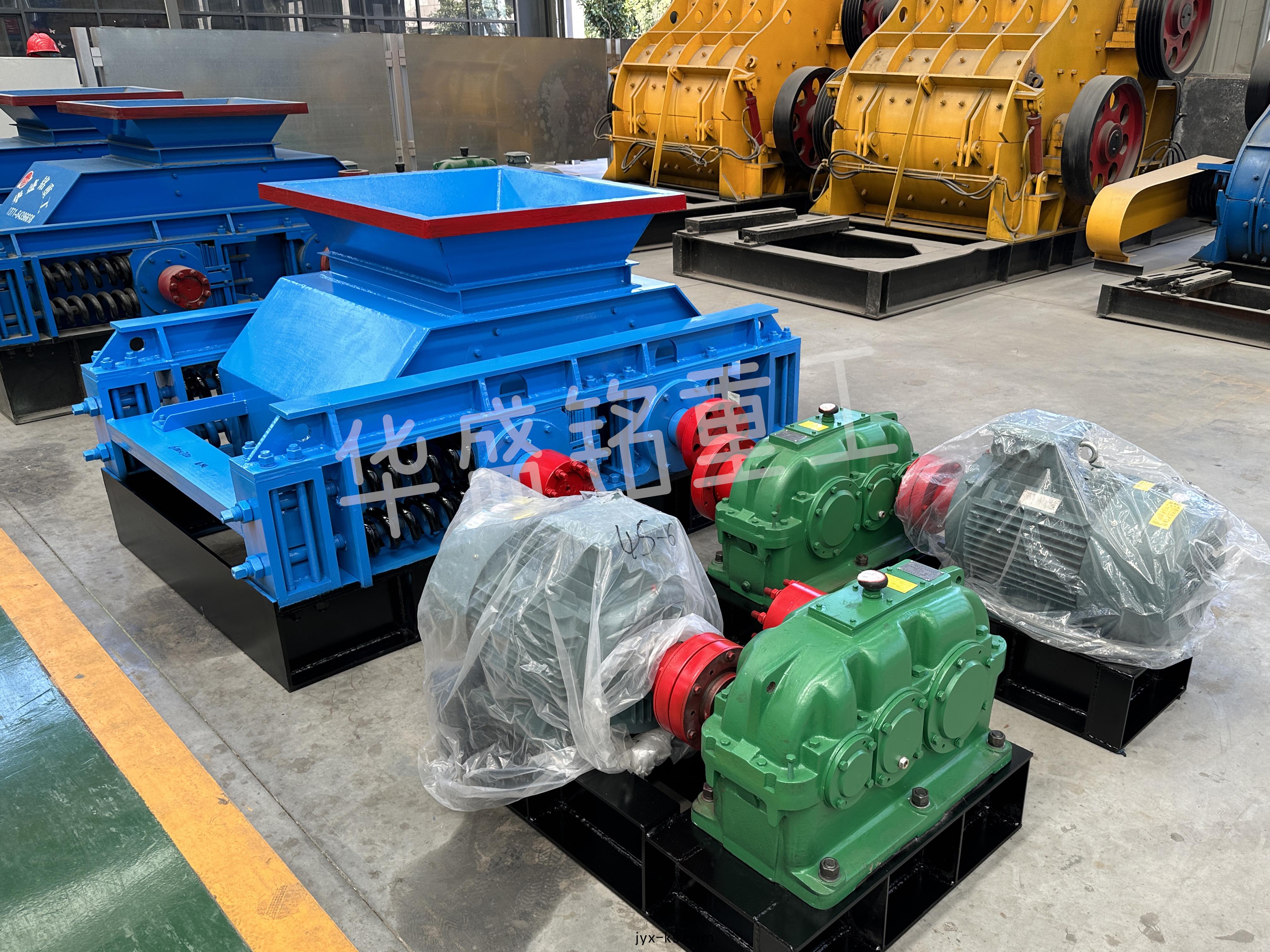 沥青辊式破碎机,沥青铣刨料破碎机,柔性对辊破碎机,沥青再生料双齿辊破碎机厂家