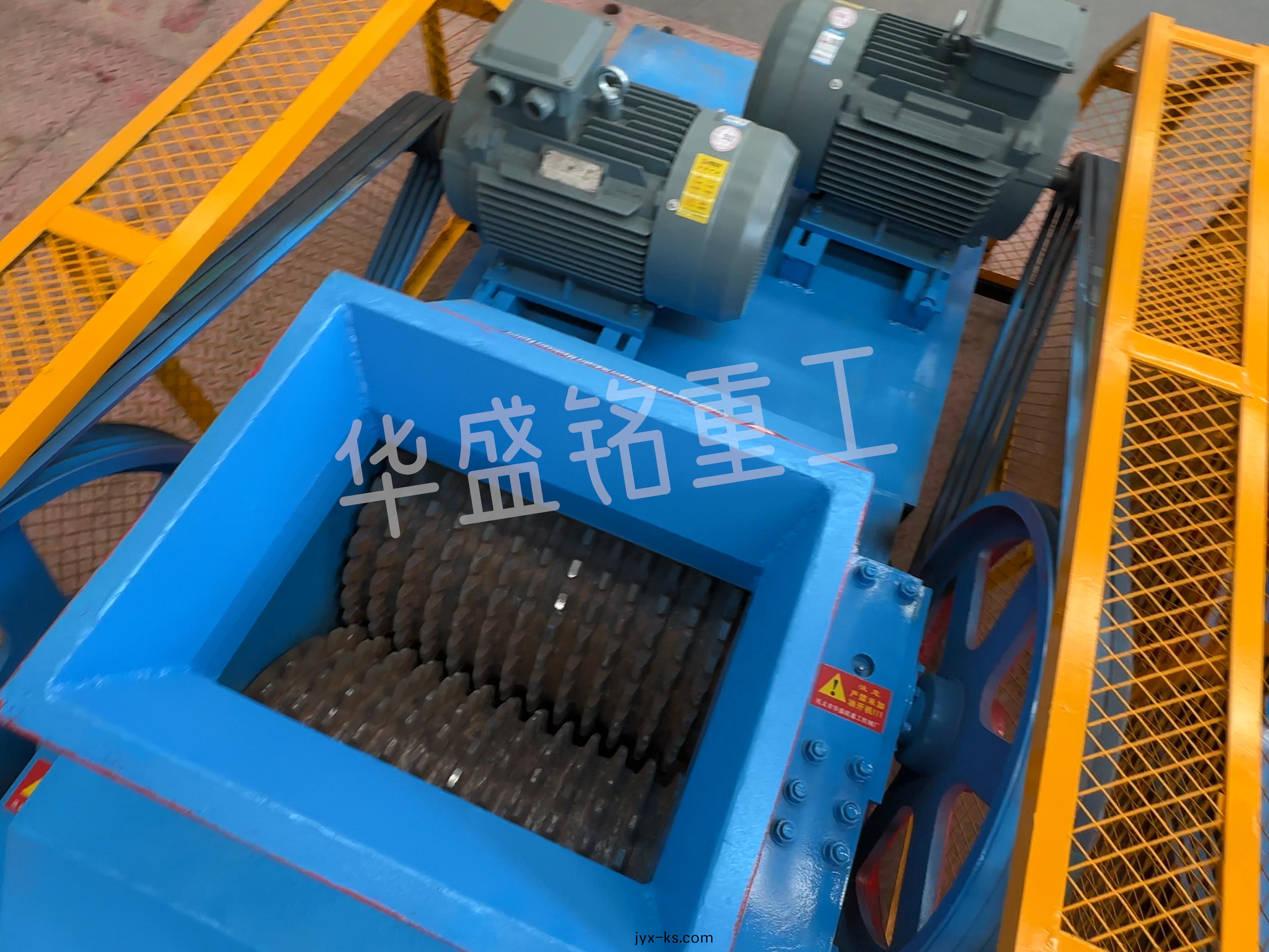 大块沥青料破碎机,沥青铣刨料破碎机,沥青再生料双齿辊破碎机厂家