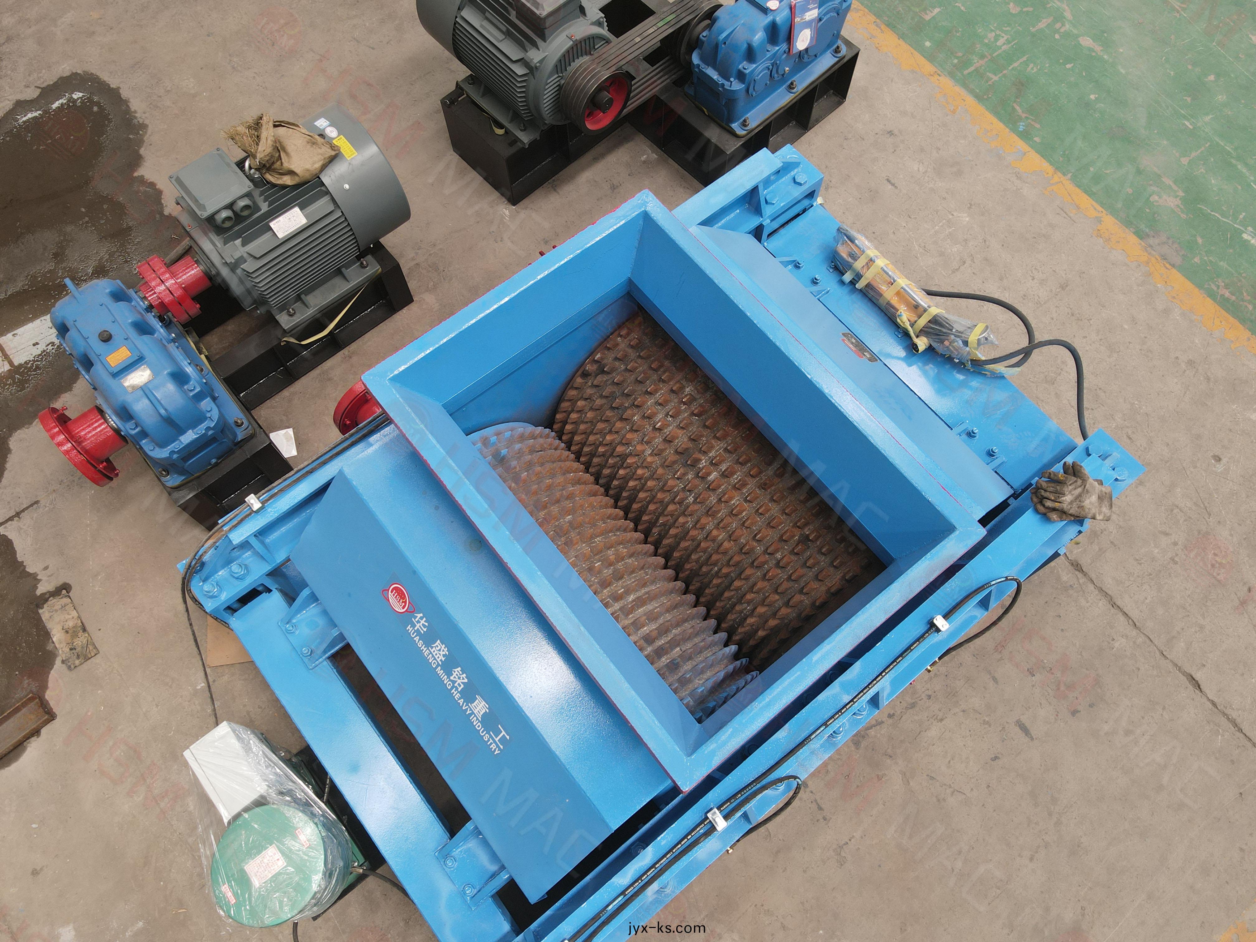 双齿辊破碎机,双齿辊破碎机优缺点,小型双齿辊破碎机,大型双齿辊破碎机价格